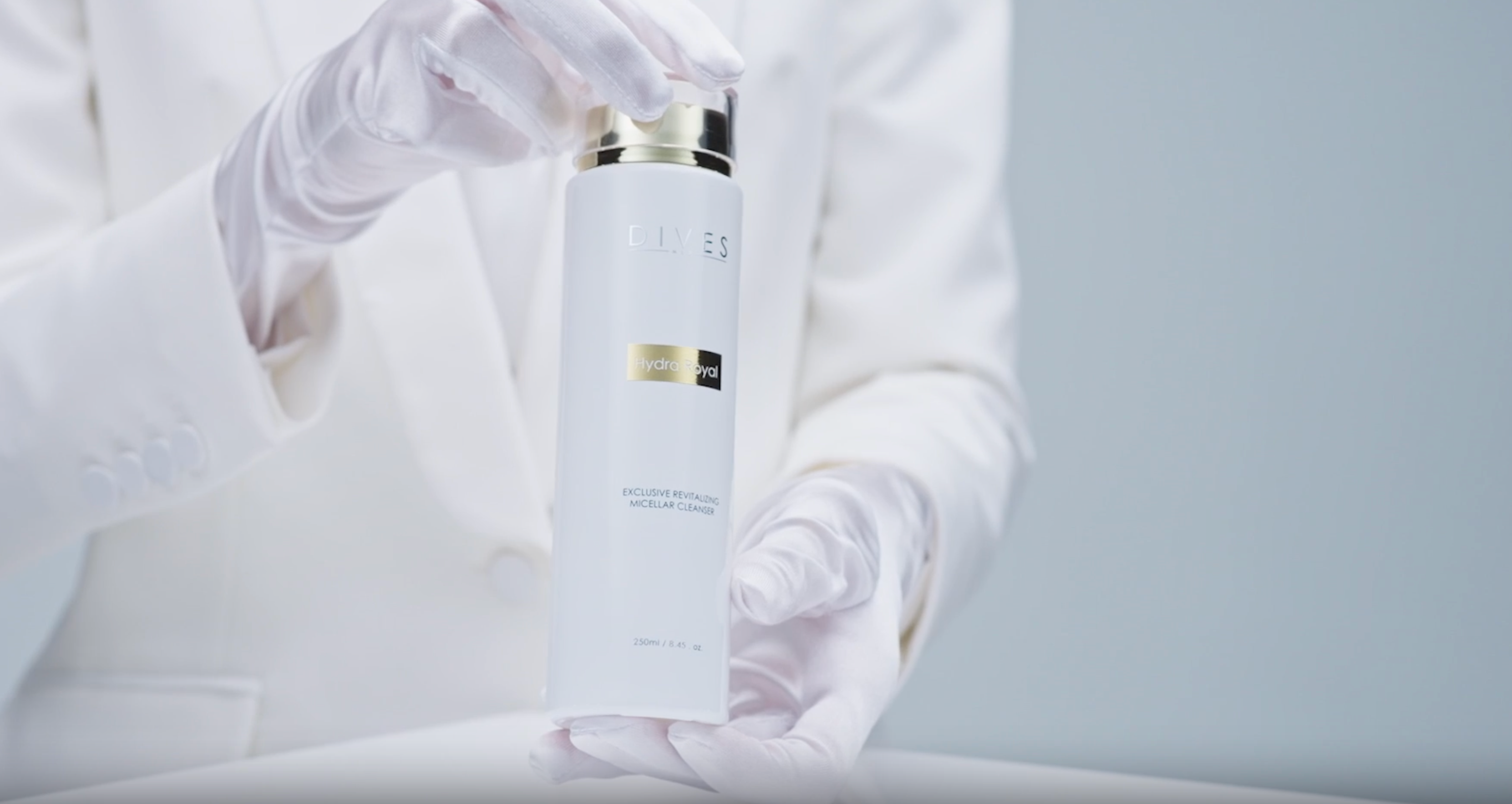 Load video: Hydra Royal Micellar Cleanser