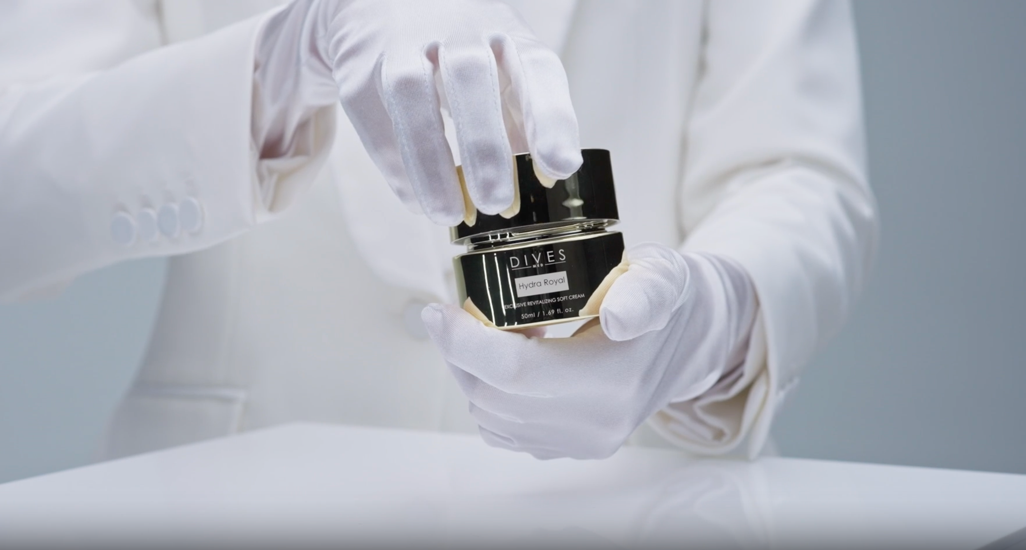 Load video: Hydra Royal Soft Cream