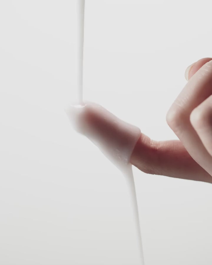 Load video: Glutanex Glow Therapy Milky Serum