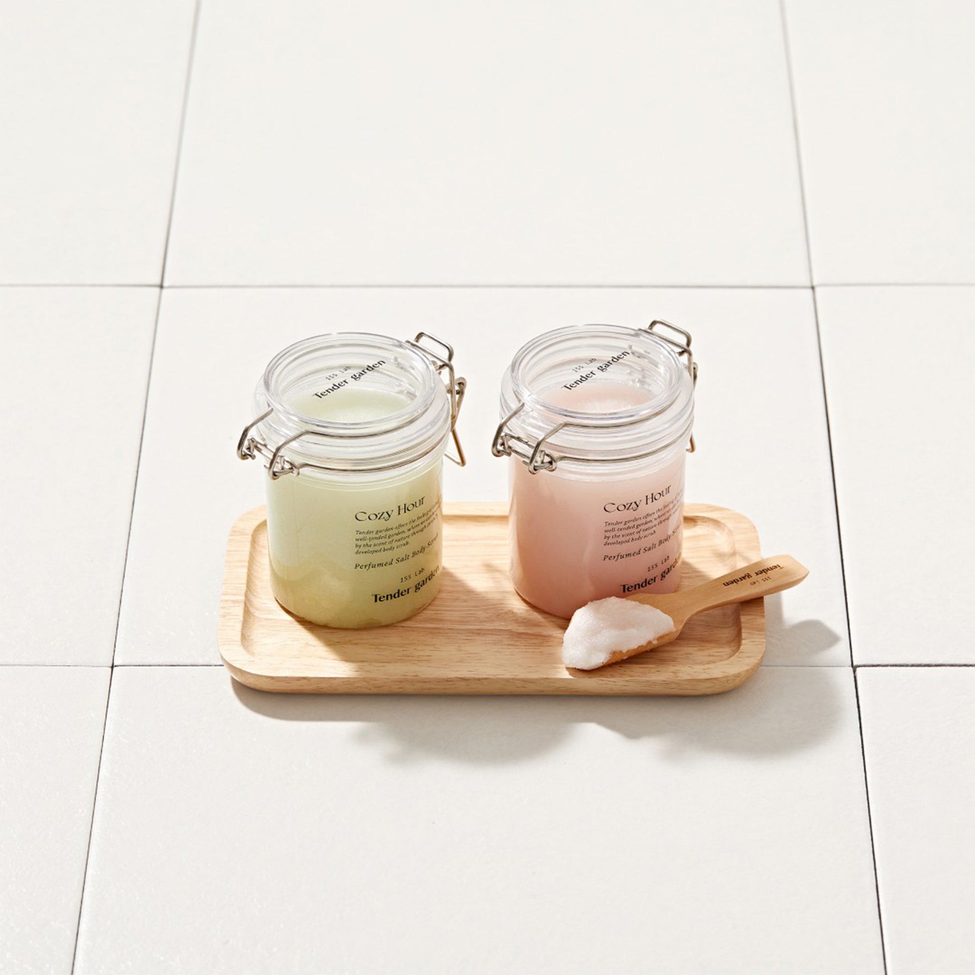 Tender Garden Cozy Hour Perfumed Salt Body Scrub Nr.61 - Filler Lux