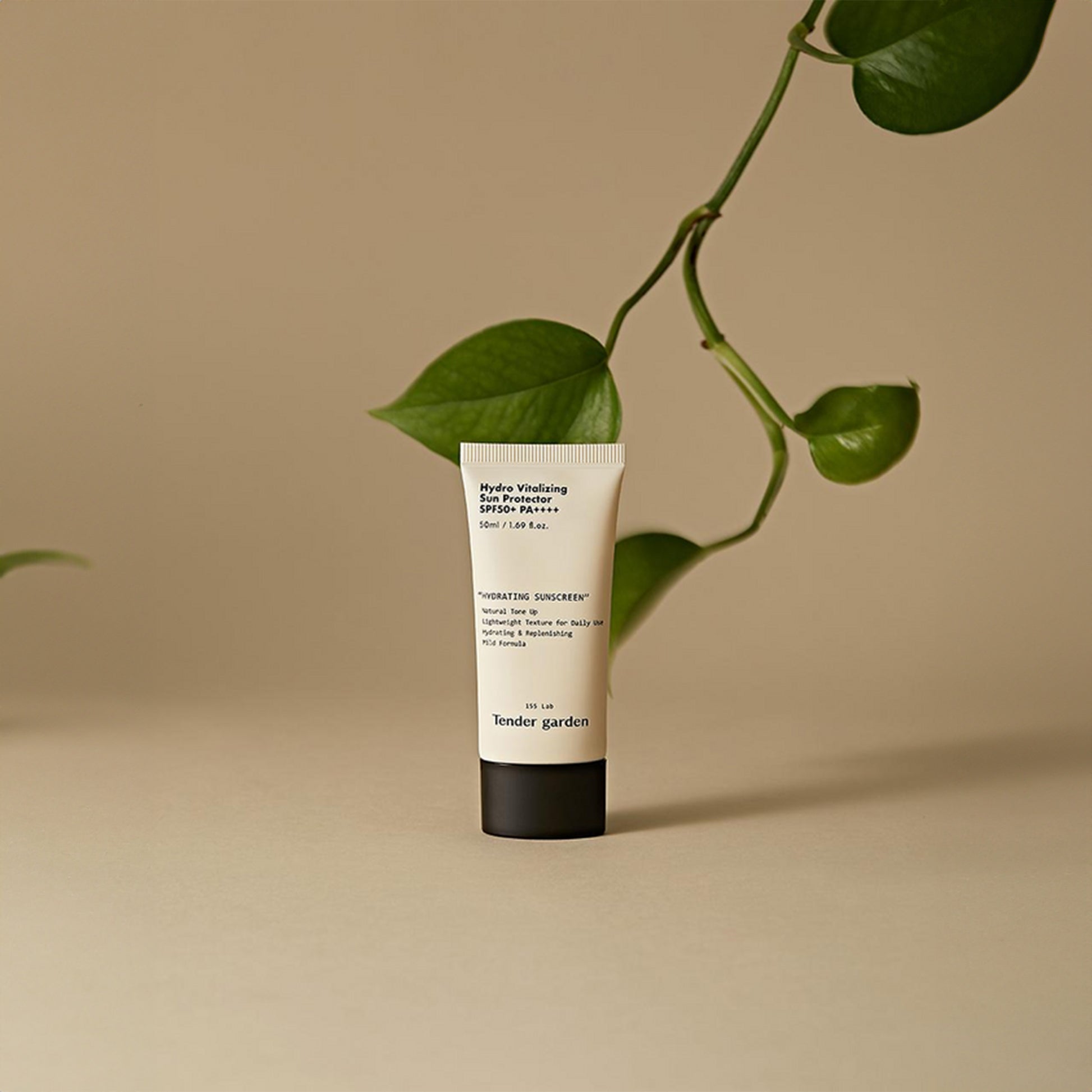 Tender Garden Hydro Vitalizing Sun Protector SPF 50+ - Filler Lux
